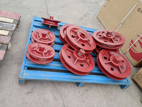 華礦集團(tuán)熱銷產(chǎn)品無(wú)極繩絞車(chē)配件發(fā)往河南